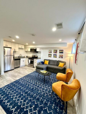 Stylish 1 Bed - 5 min walk to Metro, free parking!